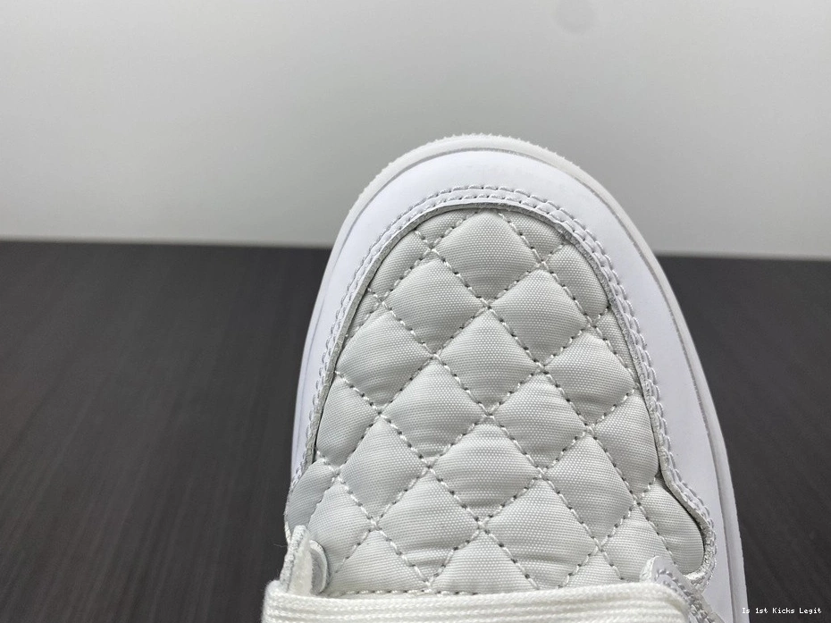 White - DB6078-100 Quilted 1 Jordan Mid (W) 0304